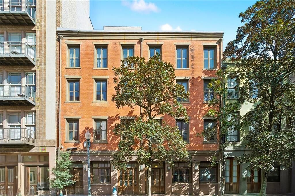 Property Photo:  431/433 Gravier Street  LA 70130 