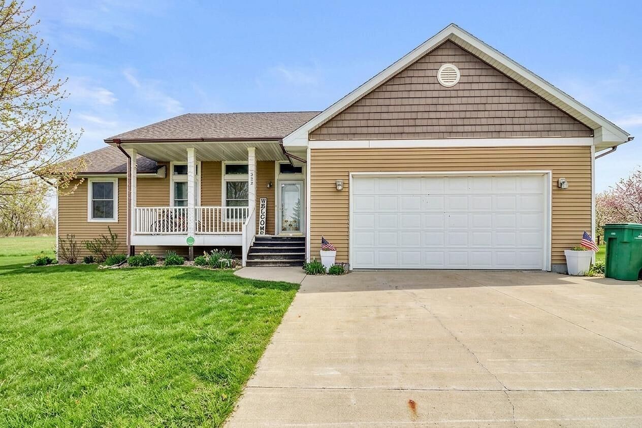 Property Photo:  302 Chicago Avenue  MN 56520 