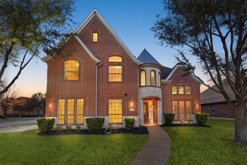 Property Photo: 1531 Halsey Drive TX 75137