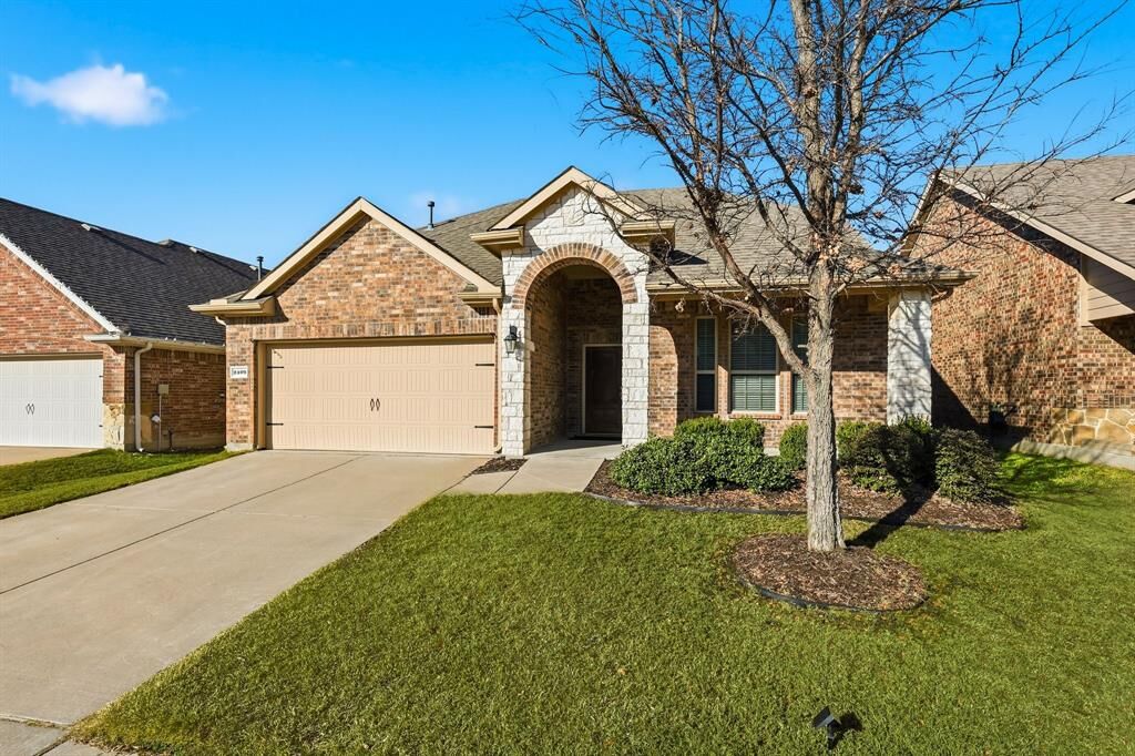 Property Photo: 2409 Evening Stone Drive TX 76227