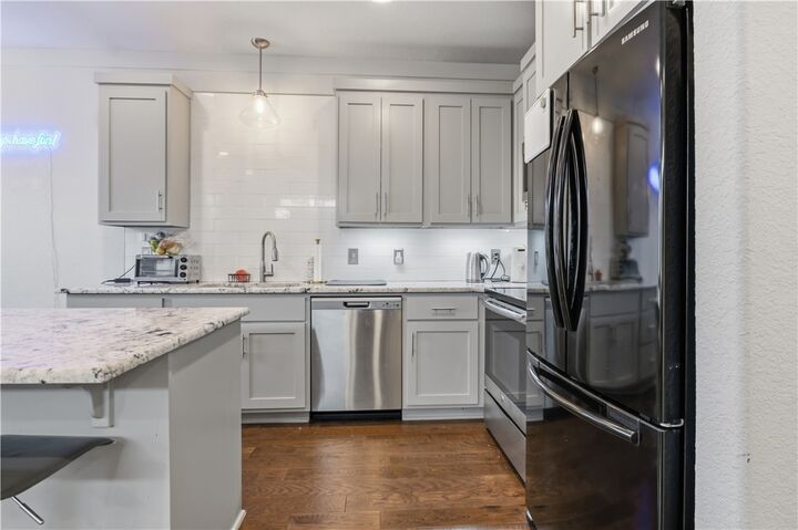 Property Photo:  1997 S Florida Way  AR 72701 