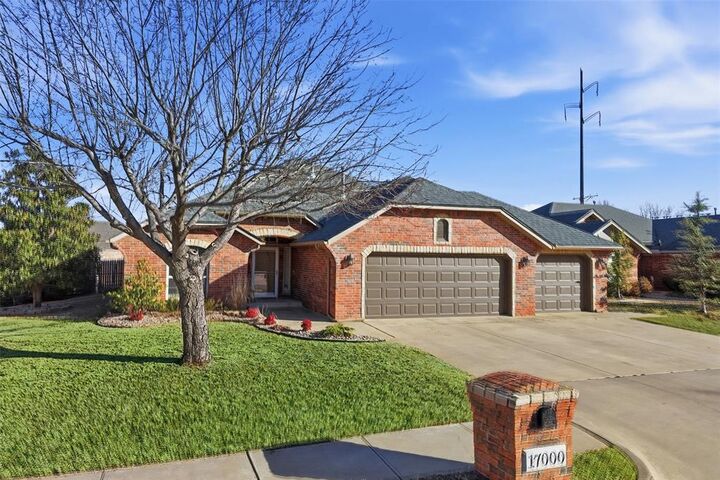 Property Photo:  17000 Picasso Drive  OK 73170 