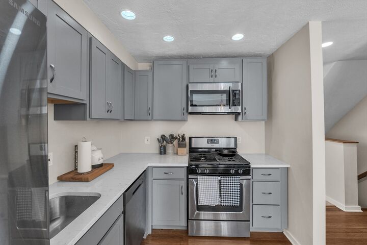 Property Photo: 18 Merlin Court 18 MA 01602