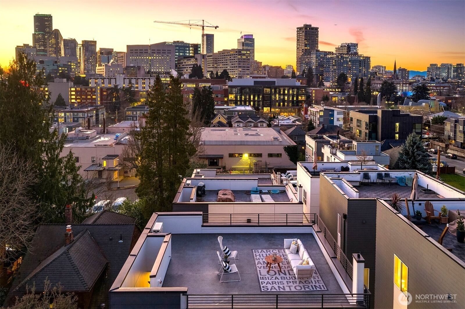 Property Photo: 814 14th Avenue C WA 98122