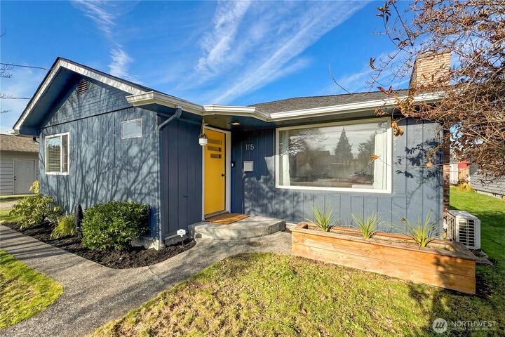 Property Photo: 1115 9th Avenue NW WA 98371