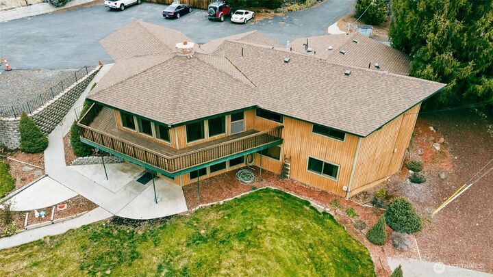 Property Photo:  2550 E Selah Road  WA 98901 