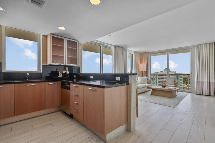 Property Photo:  505 N Fort Lauderdale Bch Boulevard 1702  FL 33304 