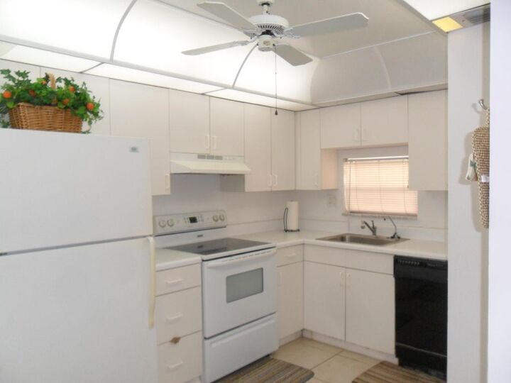 Property Photo:  681 S Hollybrook Drive 105  FL 33025 