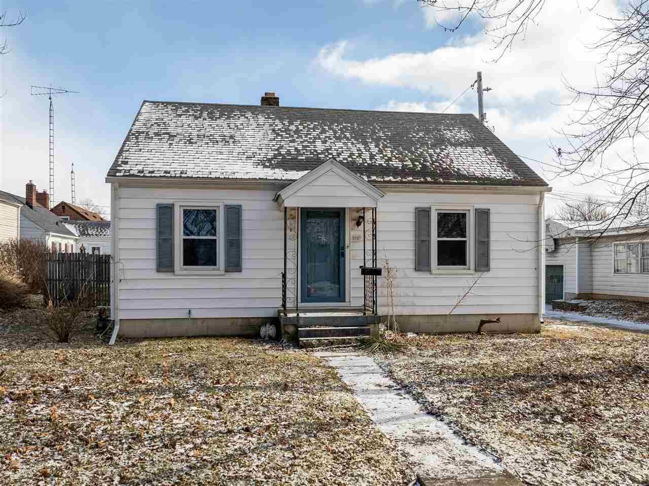 Property Photo:  215 NW 10th Street  IN 47374 