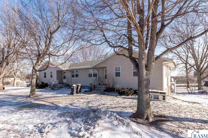 Property Photo:  601-603 Elm Street  MN 56074 