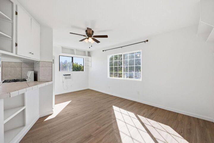Property Photo:  614 A Redwood Avenue  CA 94061 