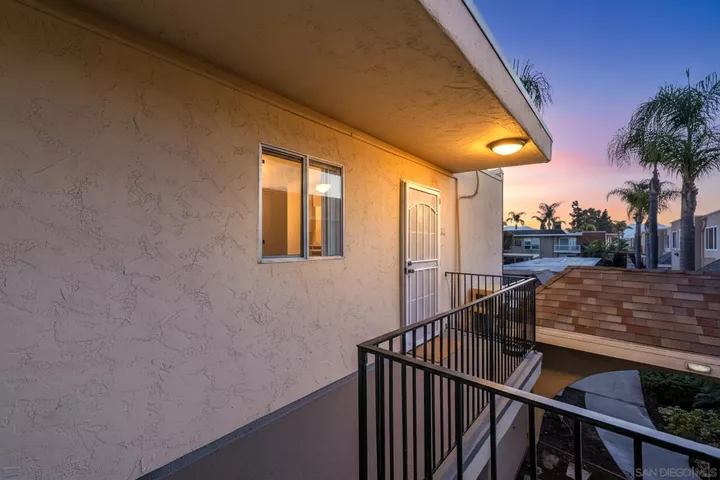Property Photo:  459 Ballantyne St 31  CA 92020 