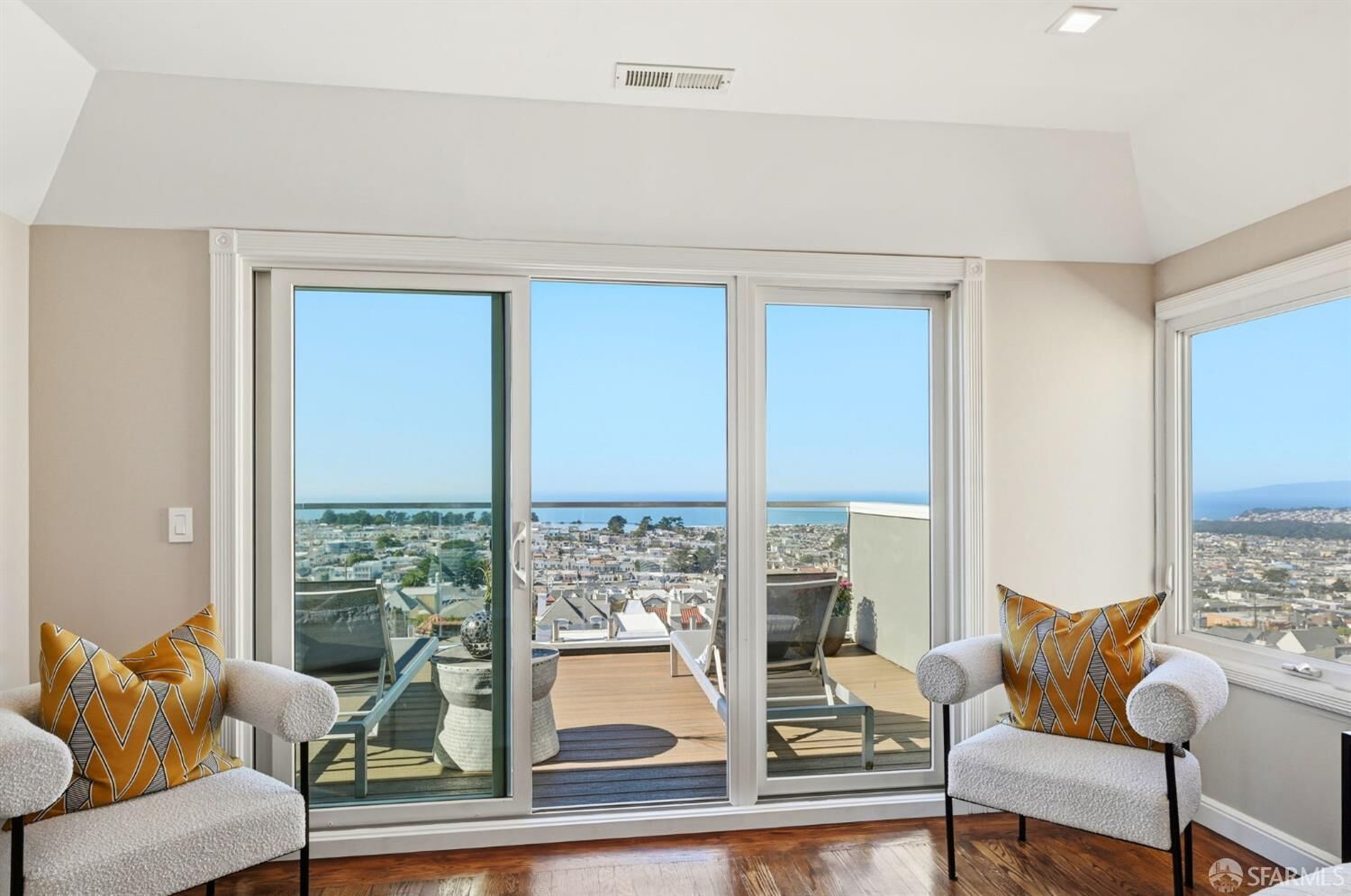 Property Photo:  1983 15th Avenue  CA 94116 