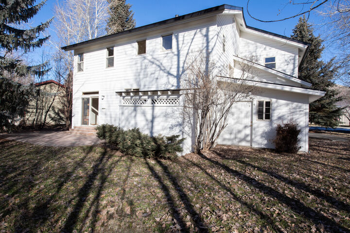 Property Photo: 651 Whitetail Dr ID 83333