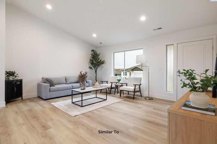 Property Photo:  286 Dewberry Pl  WA 99336 