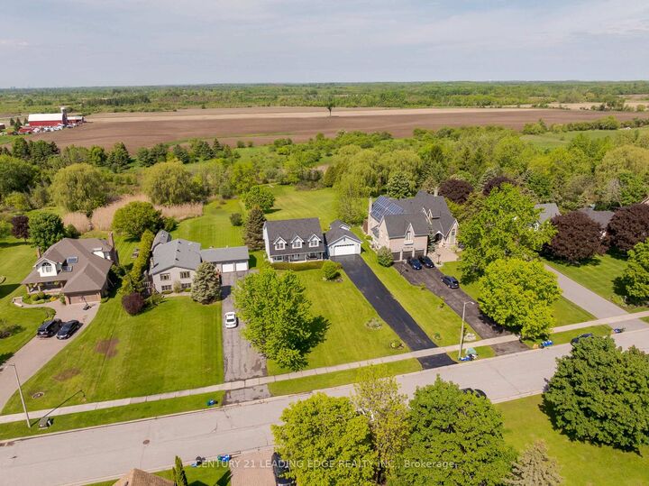 Property Photo:  5048 William Street  ON L1Y 1B2 