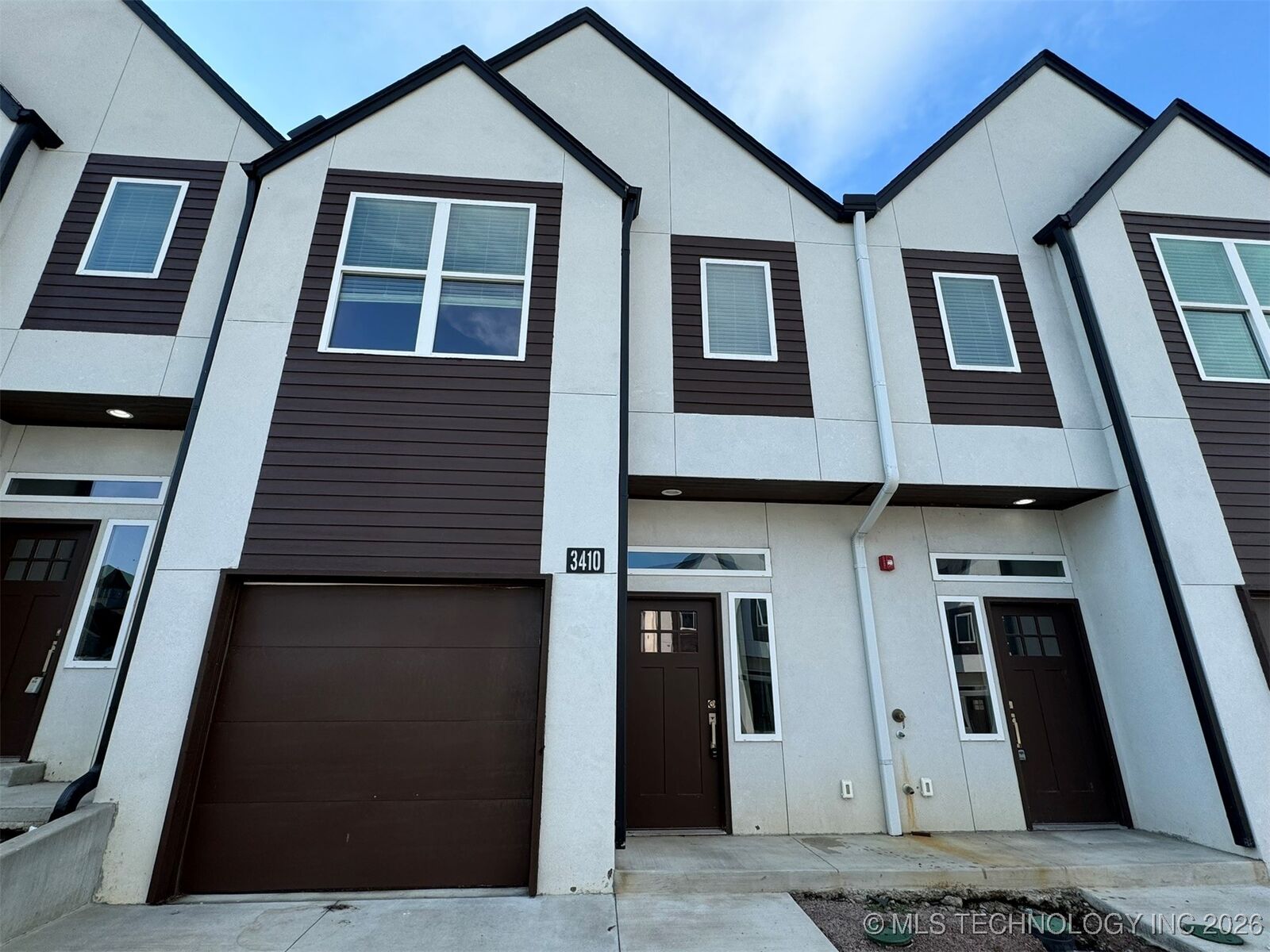 Property Photo:  3410 Redbud Lane  OK 74132 