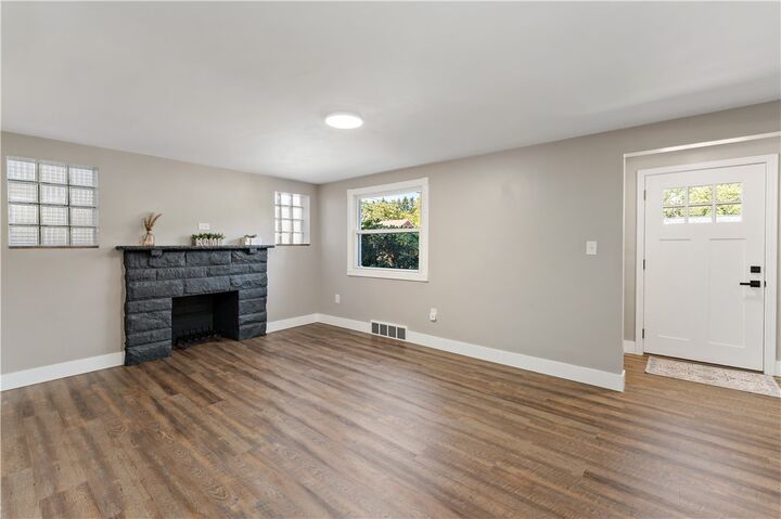 Property Photo:  4596 Echo Glen Drive  PA 15236 