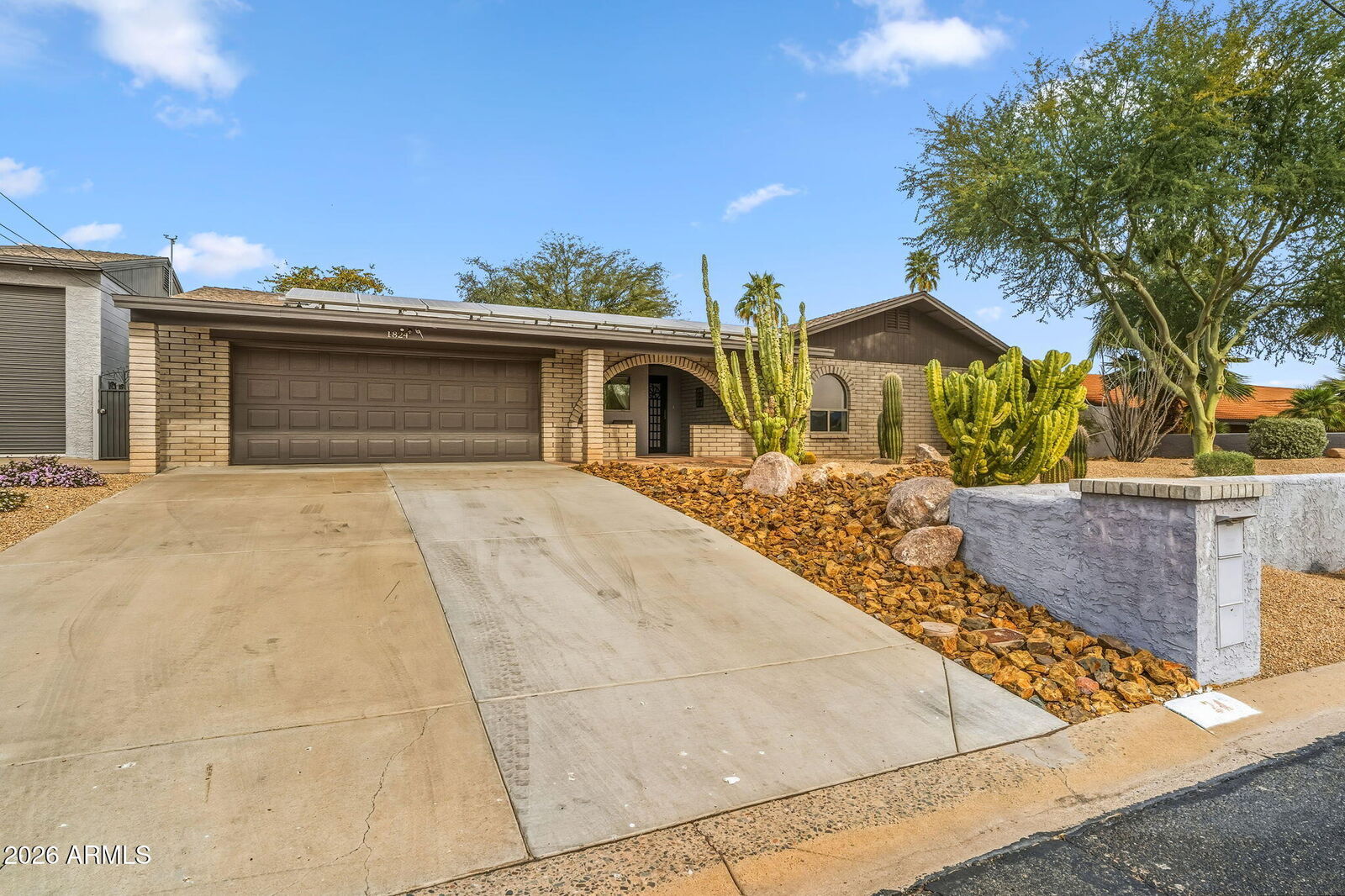 Property Photo:  1824 E Ronald Road  AZ 85022 