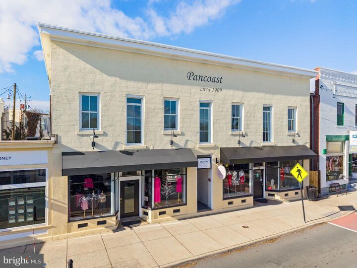 Property Photo:  117 21st Street N 203  VA 20132 