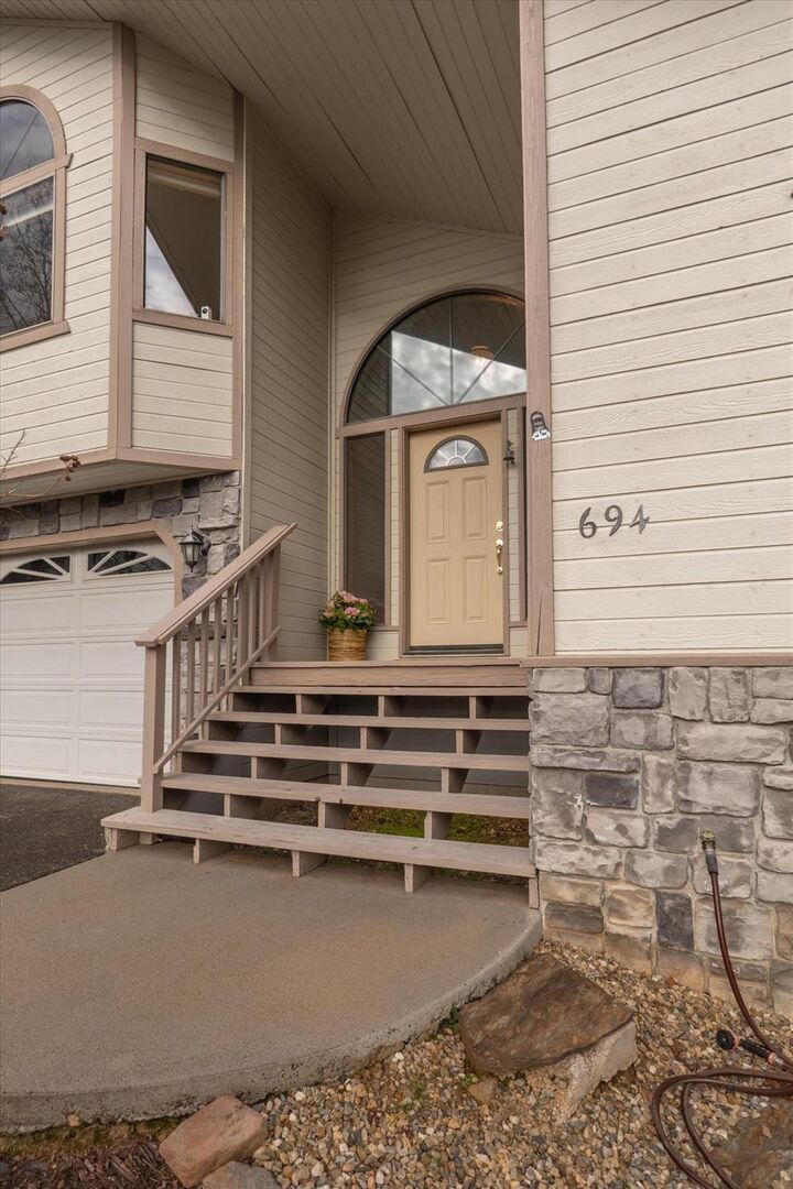 Property Photo:  694 Forest Meadows  CA 95247 