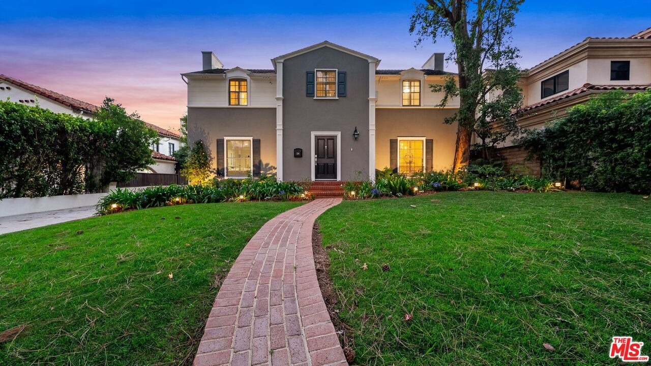 Property Photo:  224 24th St  CA 90402 