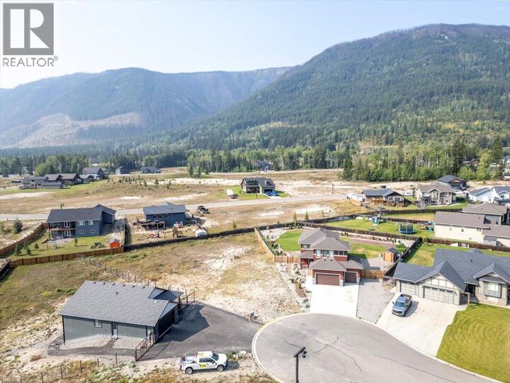 Property Photo:  2405 Osprey Court  BC V0B 2G2 