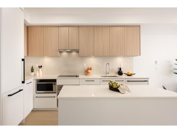 Photo de la propriété:  5398 207 Street 310  BC V3A 2G1 