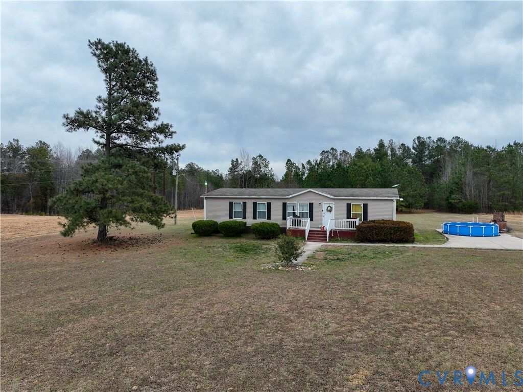 Property Photo:  8220 New Grove Road  VA 23974 