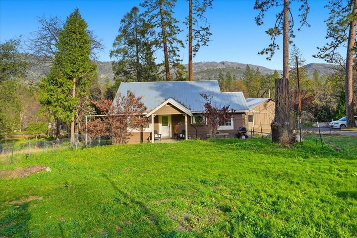 Property Photo:  32837 Road 222  CA 93643 