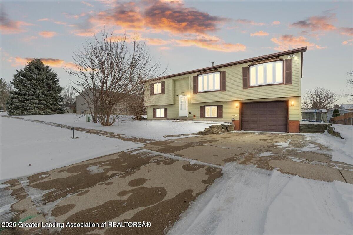 Property Photo:  1596 Berkley Drive  MI 48842 