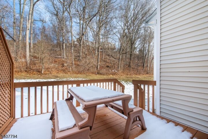 Property Photo:  32 Noelle Ct  NJ 07035 