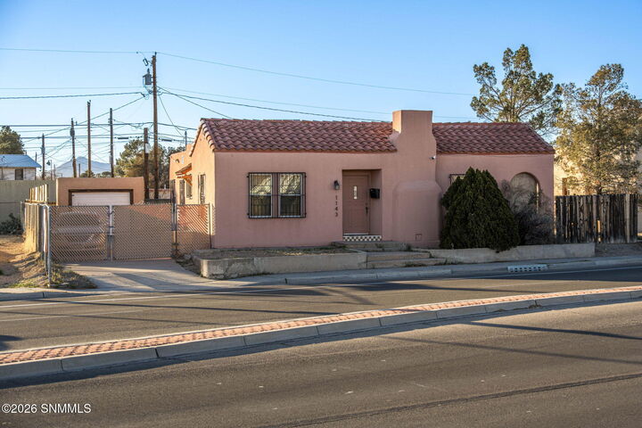 Property Photo:  1143 N Main Street  NM 88001 