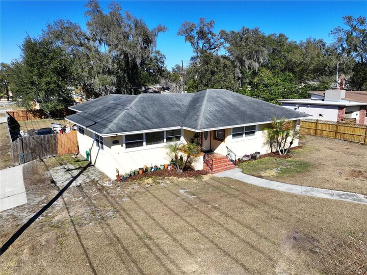 Property Photo: 717 W End Crescent N FL 33803