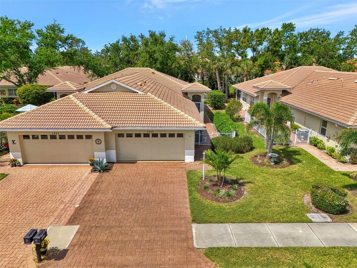 Property Photo:  1035 Topelis Drive  FL 34223 