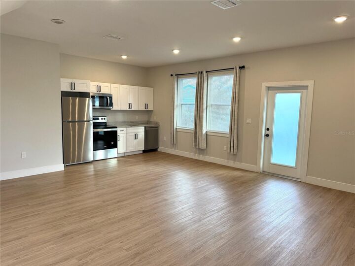 Property Photo:  1516 1/2 59th Street N  FL 33710 