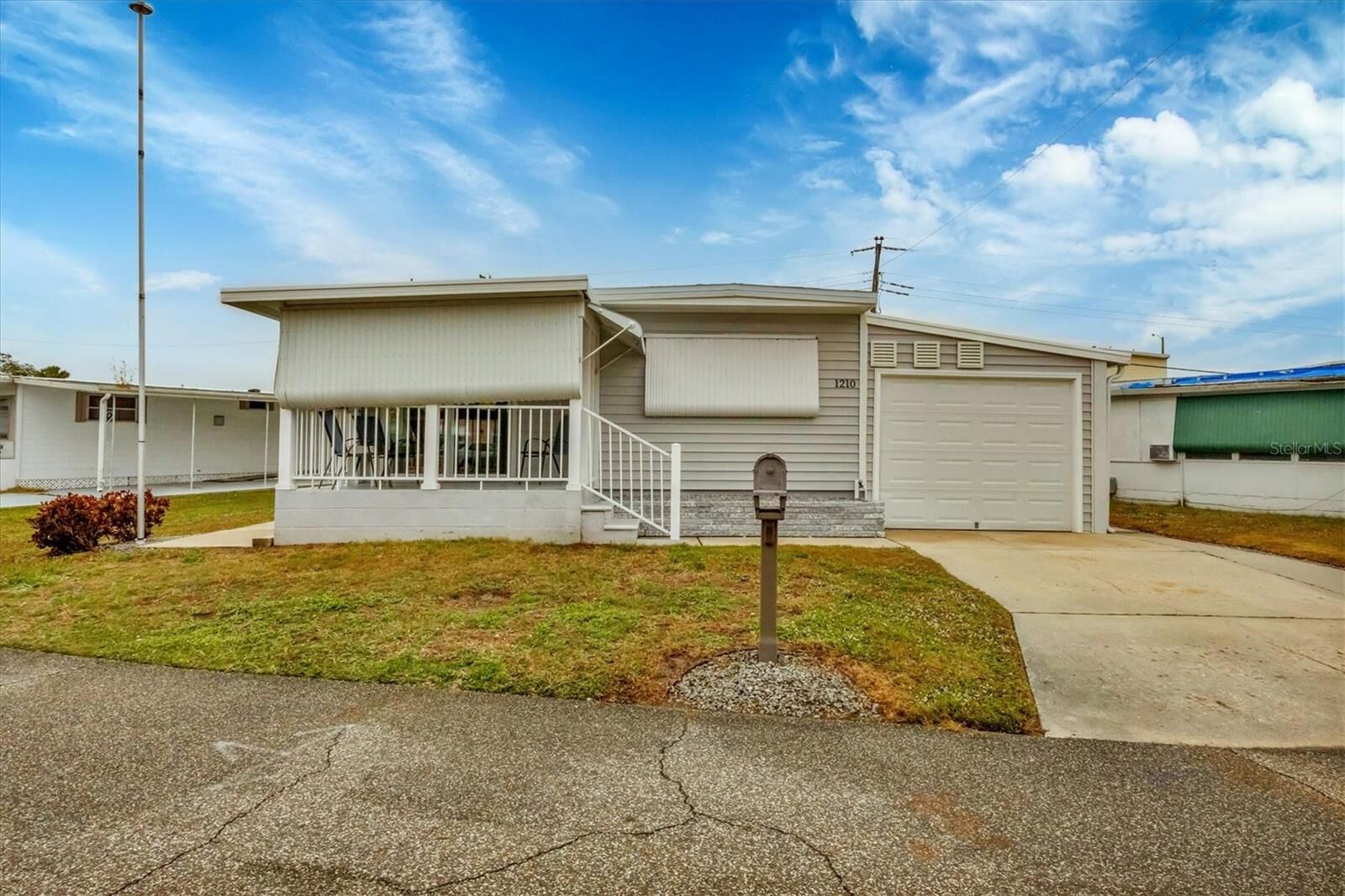 Property Photo:  1210 41st Avenue Drive E  FL 34222 