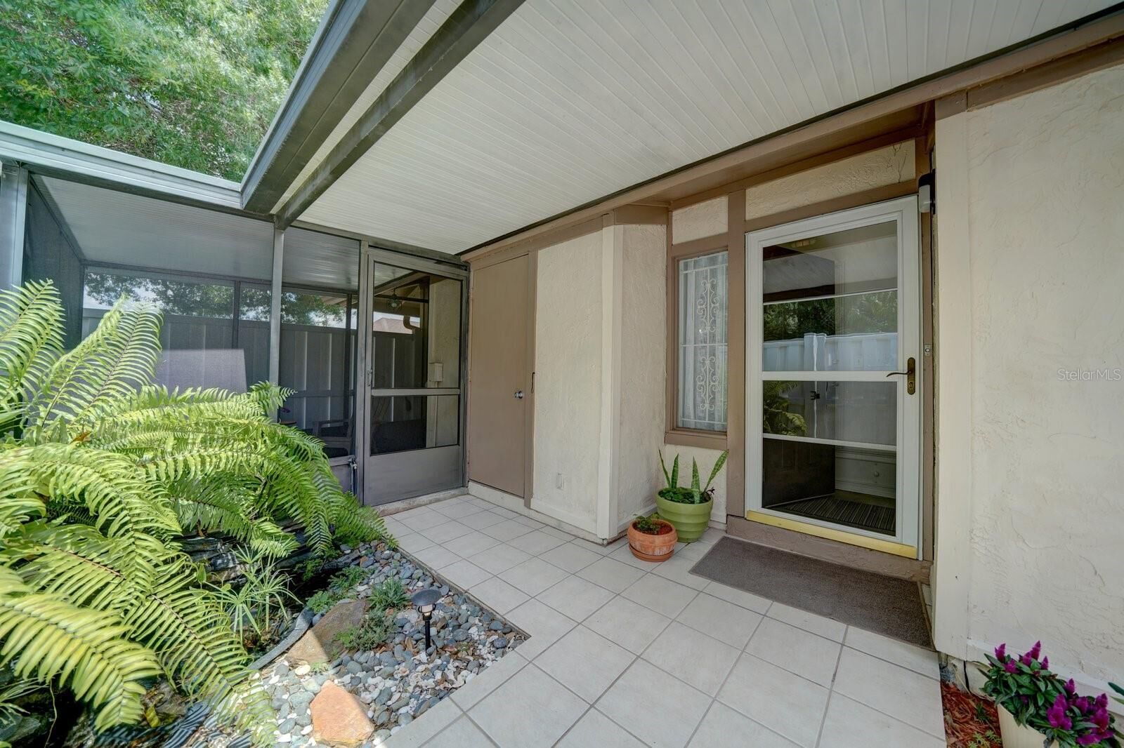 Property Photo:  7223 San Luis Court  FL 33634 