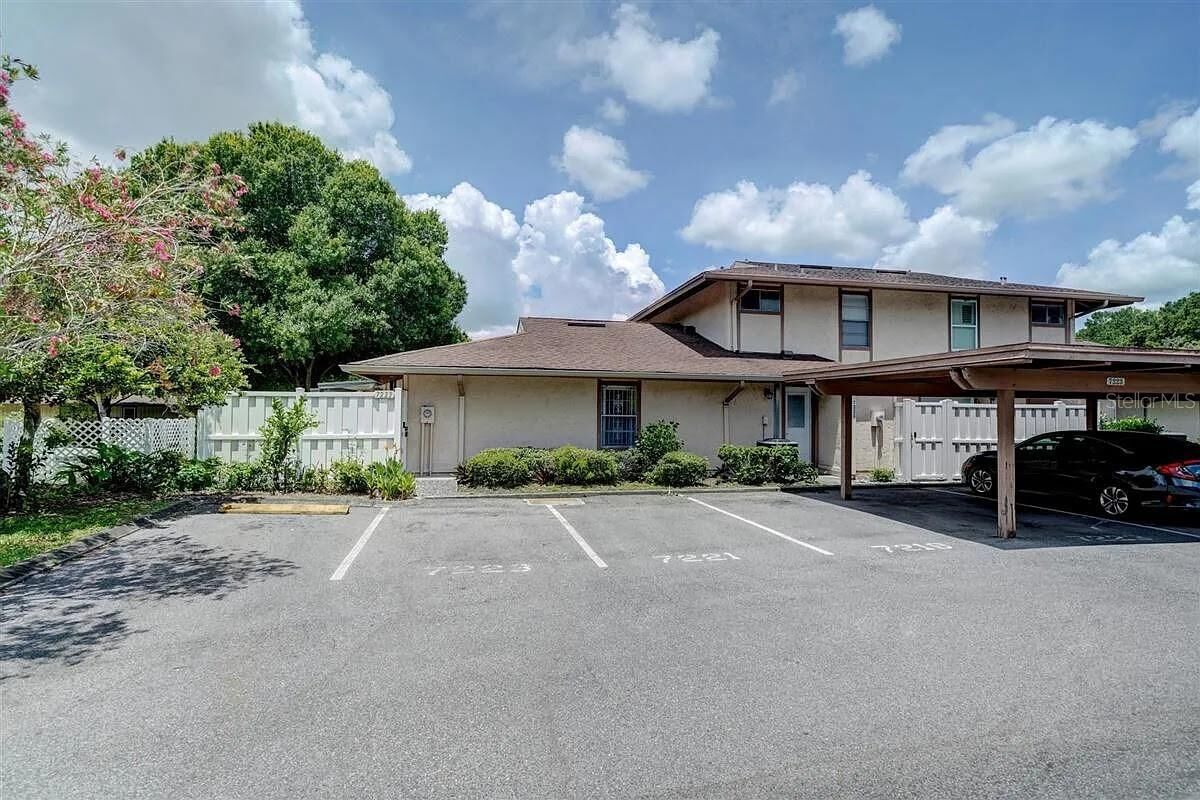 Property Photo:  7223 San Luis Court  FL 33634 