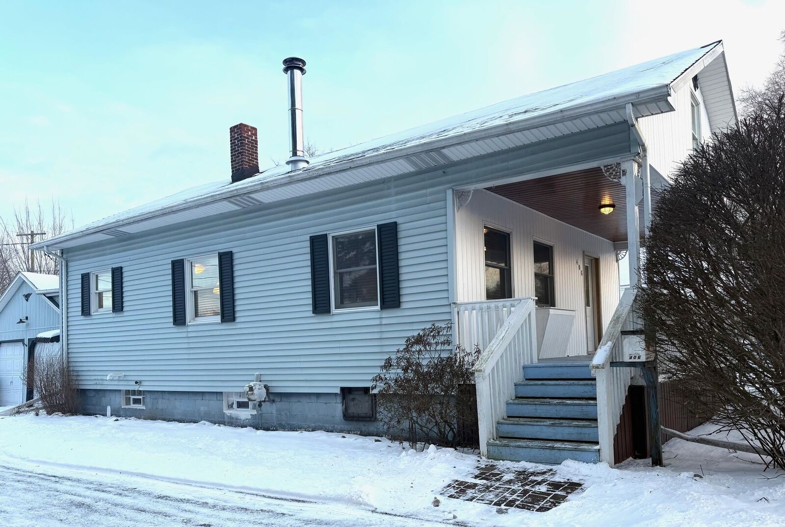 Property Photo:  406 Oxford Street  MI 48708 