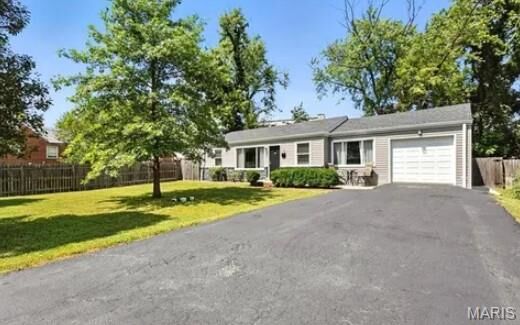 Property Photo: 1 Dickson Court MO 63122