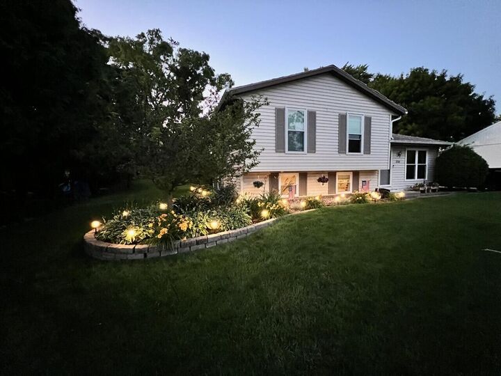 Property Photo:  258 W Bridge St  WI 53024 