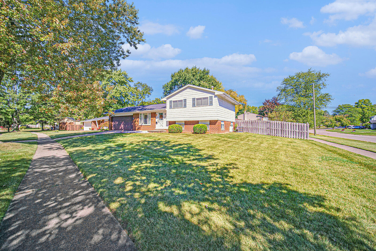 Property Photo: 8843 Nottingham Drive MI 48198