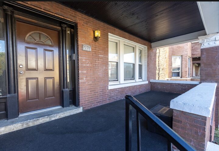 Property Photo:  7924 S Peoria Street  IL 60620 