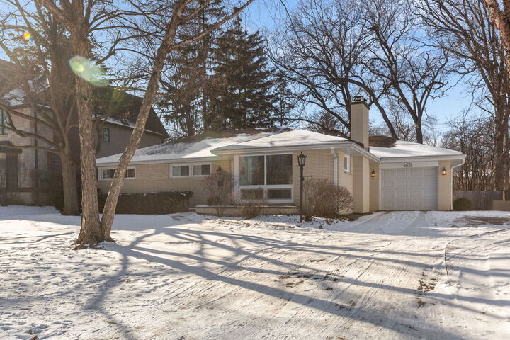 Property Photo: 1036 Warrington Road IL 60015