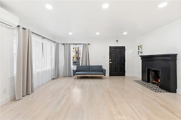 Property Photo:  1148 Locust Avenue  CA 90813 
