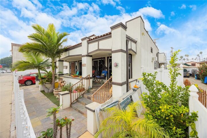 Property Photo:  4019 S Van Ness Avenue  CA 90062 