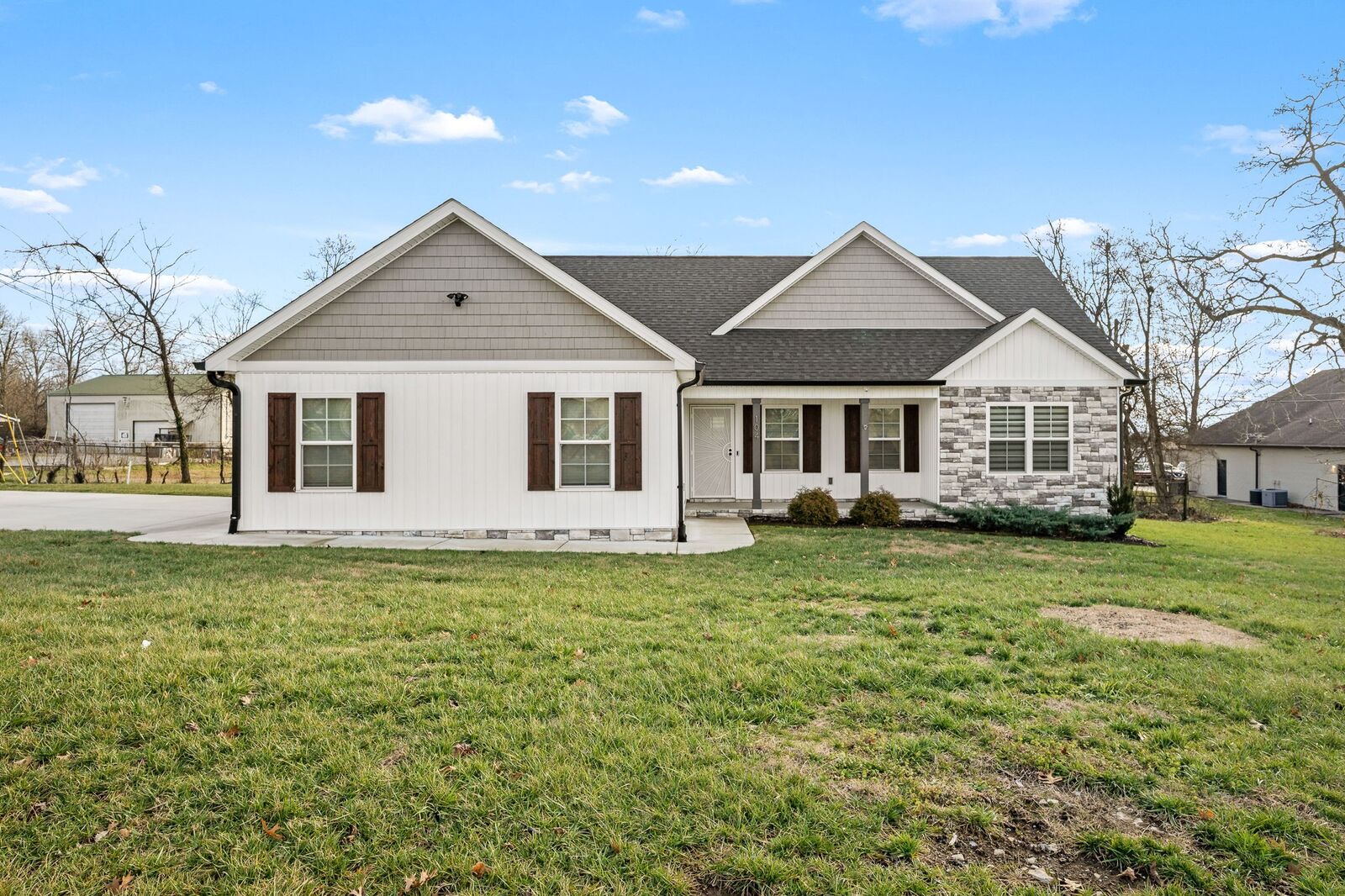 Property Photo: 104 Rolling Rd TN 37160