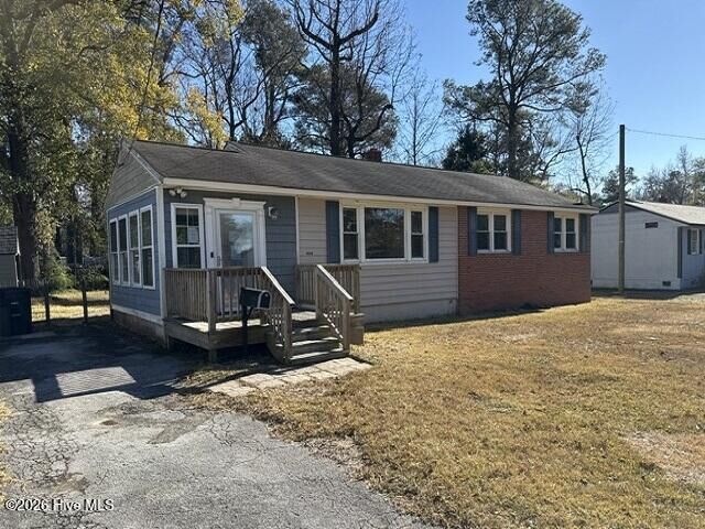 Property Photo: 404 Delmar Road NC 28540