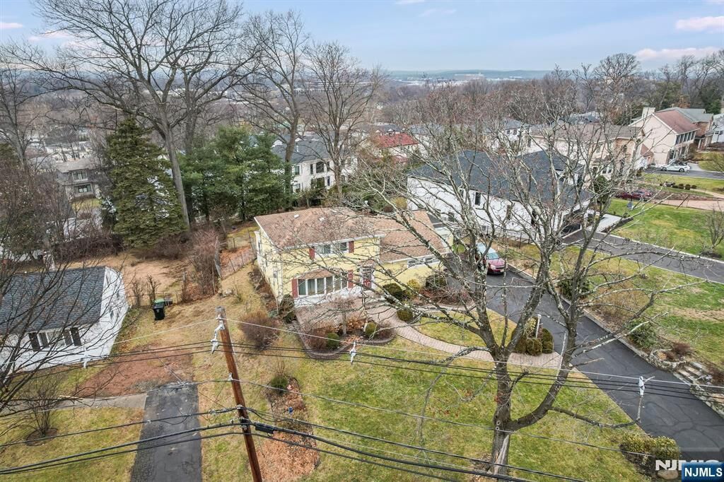 Property Photo:  105 Circle Drive  NJ 07652 
